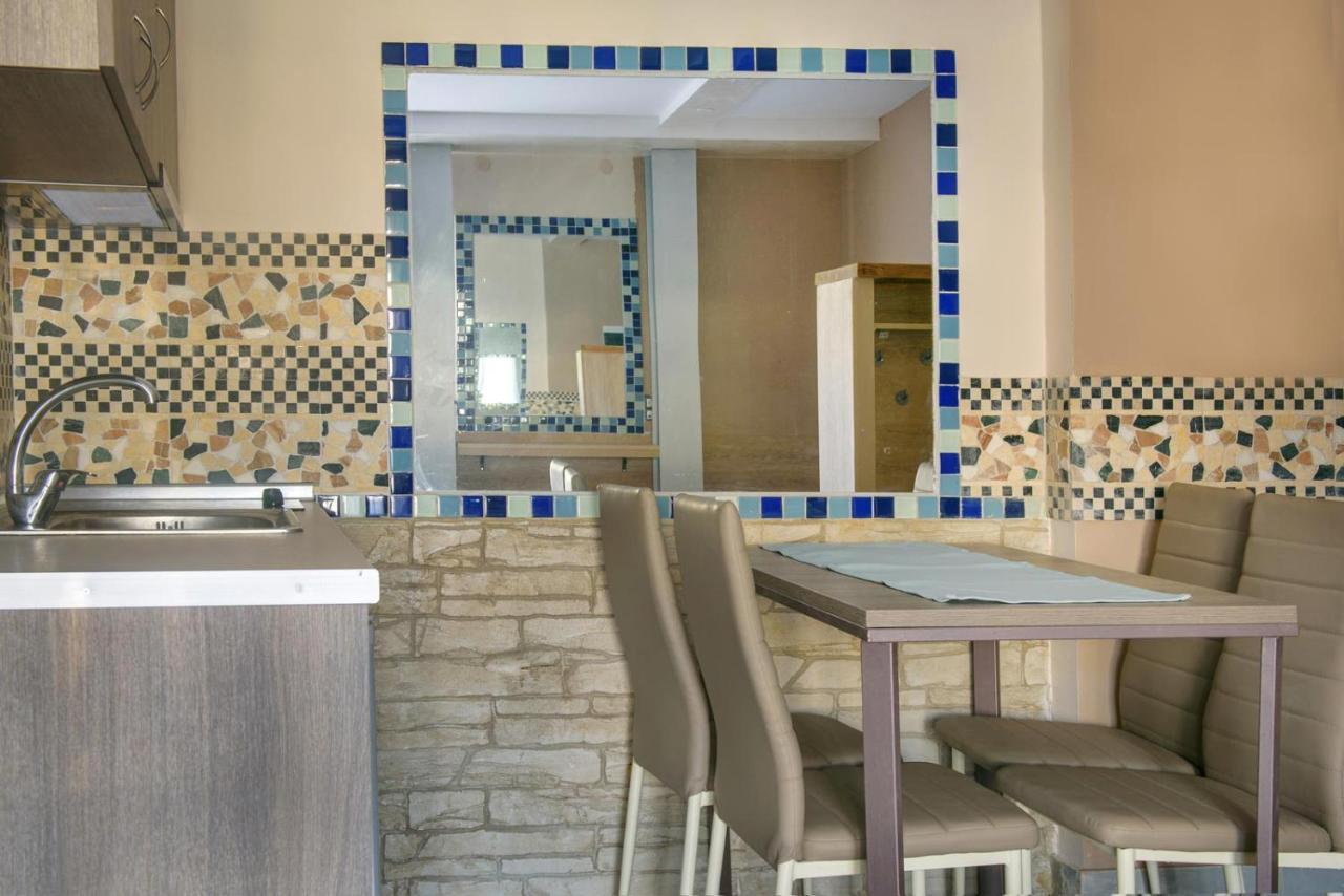 3D Iliadis Suites イエリソス エクステリア 写真
