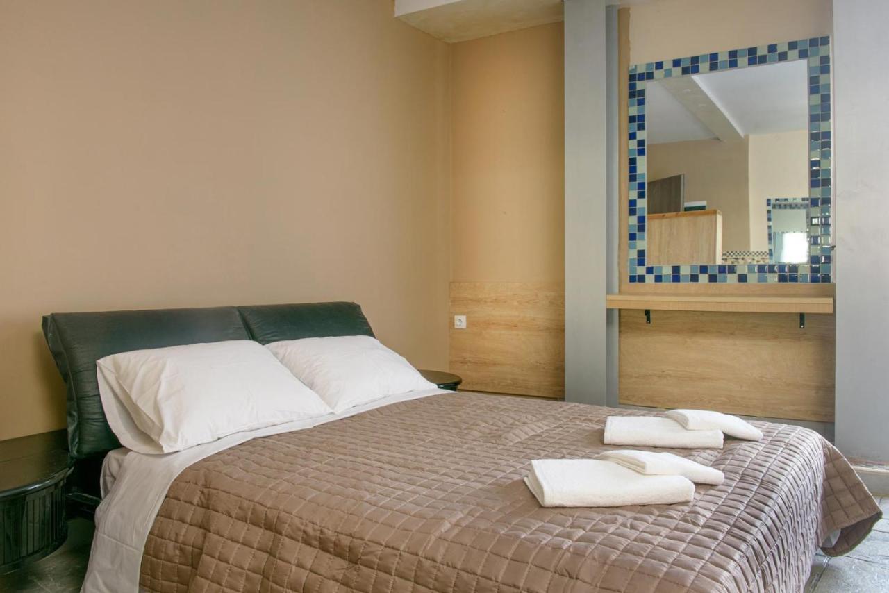 3D Iliadis Suites イエリソス エクステリア 写真