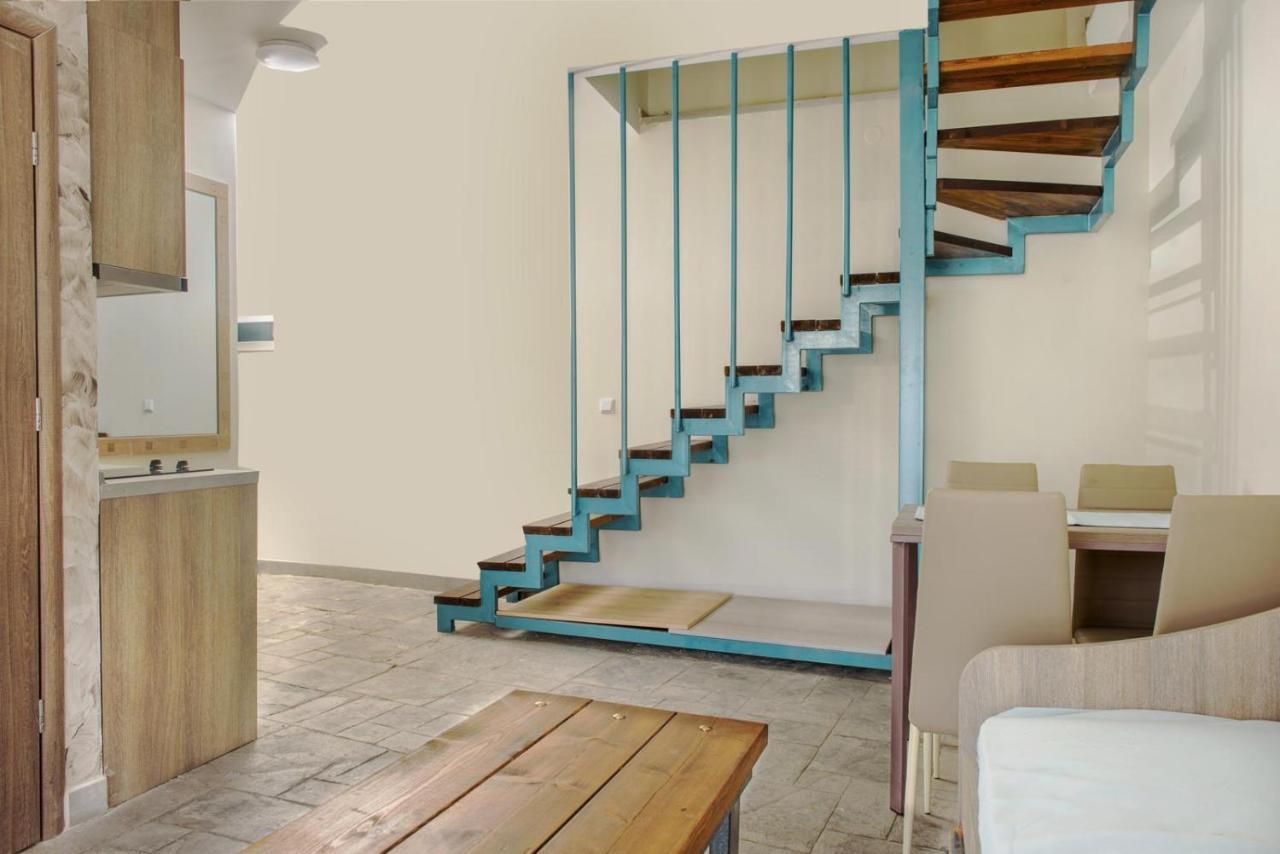 3D Iliadis Suites イエリソス エクステリア 写真