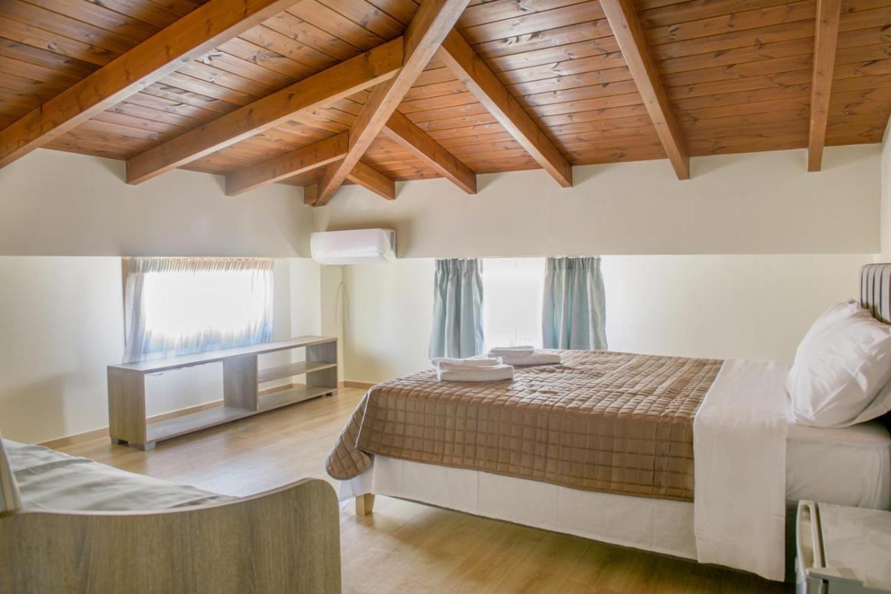3D Iliadis Suites イエリソス エクステリア 写真