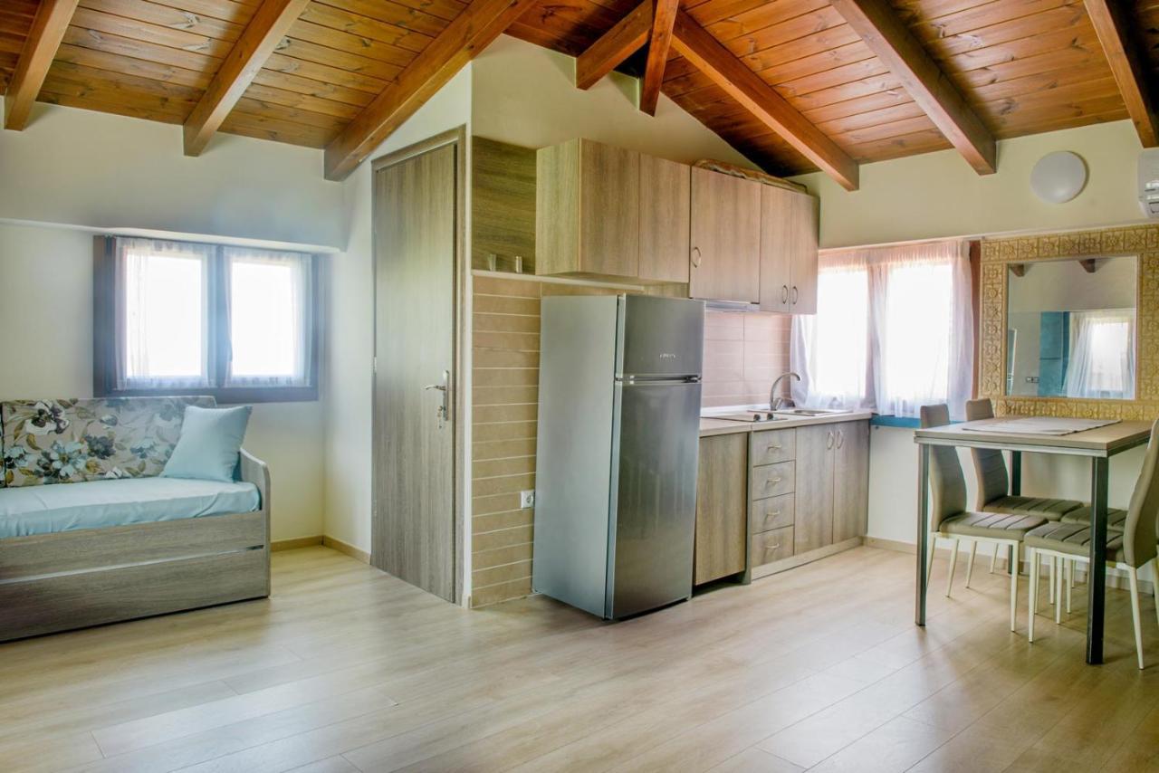 3D Iliadis Suites イエリソス エクステリア 写真